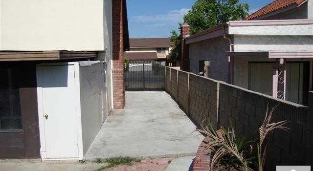 Photo of 1081 N BAXTER St, Anaheim, CA 92805
