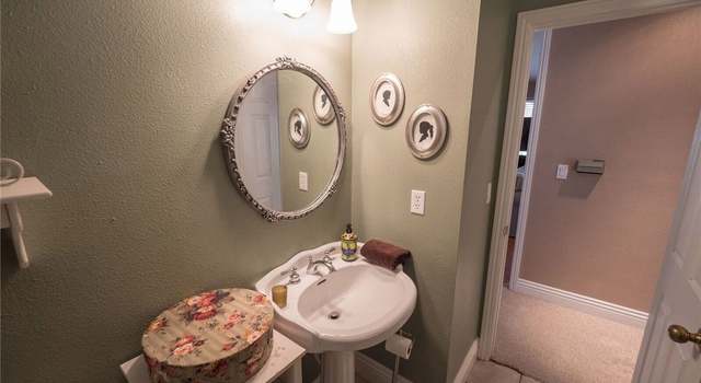 Photo of 22725 Boxwood Ln, Saugus, CA 91390