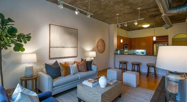 Photo of 840 E Green St #223, Pasadena, CA 91101