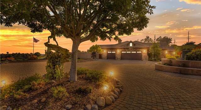 Photo of 3505 Vista Laguna Rd, Fallbrook, CA 92028