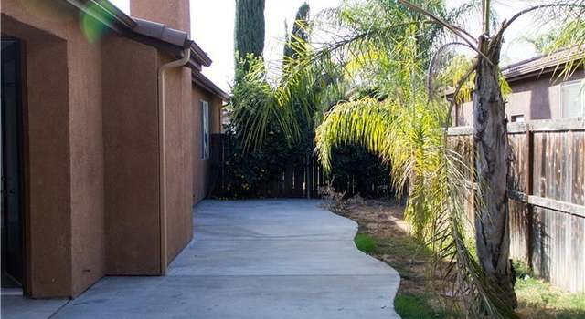 Photo of 860 Lily Ave, Sanger, CA 93657