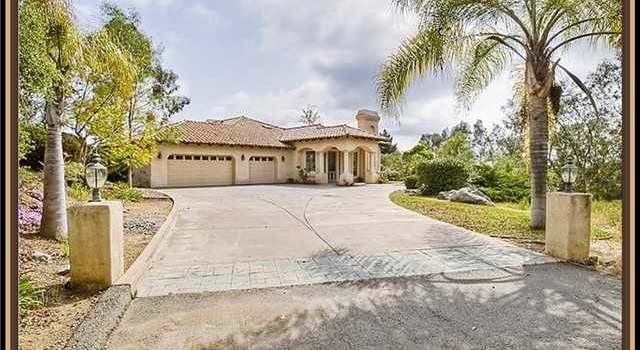 Photo of 28202 Engelmann Oak Trl, Escondido, CA 92026