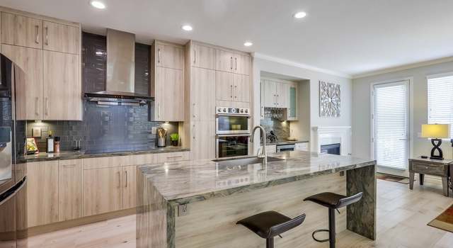 Photo of 373 W Pebble Creek Ln, Orange, CA 92865