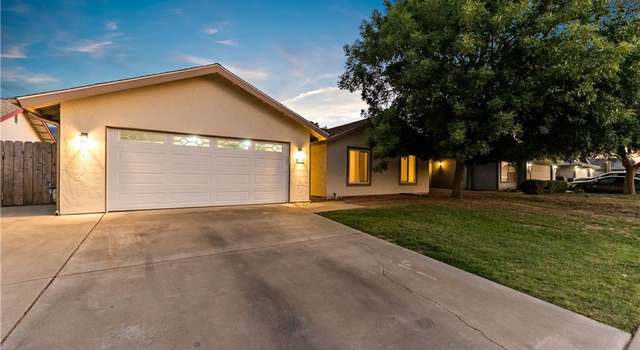 Photo of 1001 Lakewood Dr, Hanford, CA 93230
