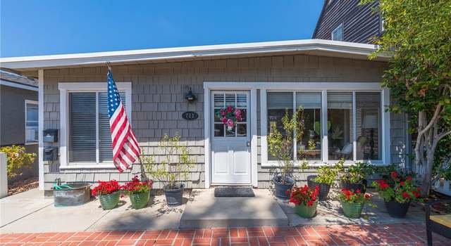 Photo of 711 Goldenrod Ave, Corona Del Mar, CA 92625
