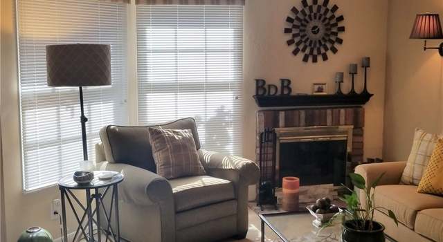 Photo of 11940 Weddington St #9, Valley Village, CA 91607