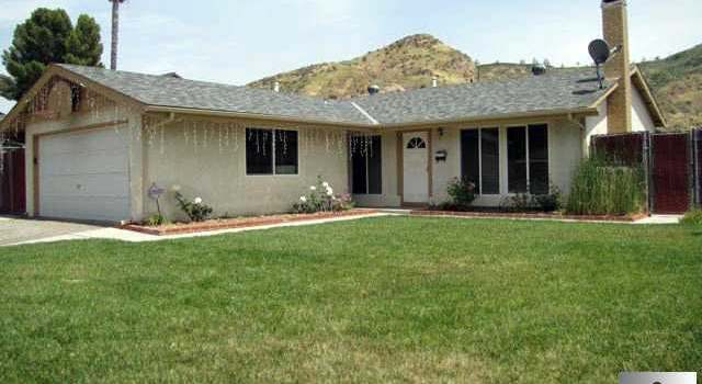 Photo of 29802 ABELIA Rd, Canyon Country, CA 91387
