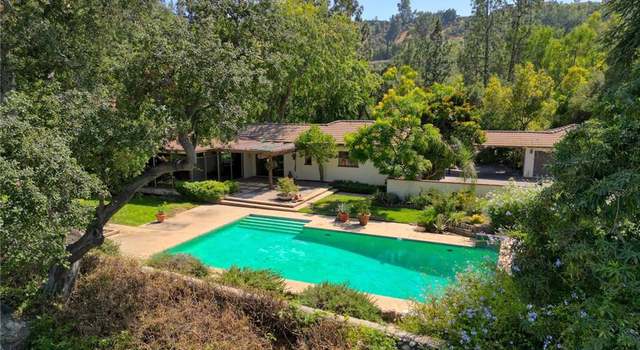 Photo of 1075 Pine Oak Ln, Pasadena, CA 91105