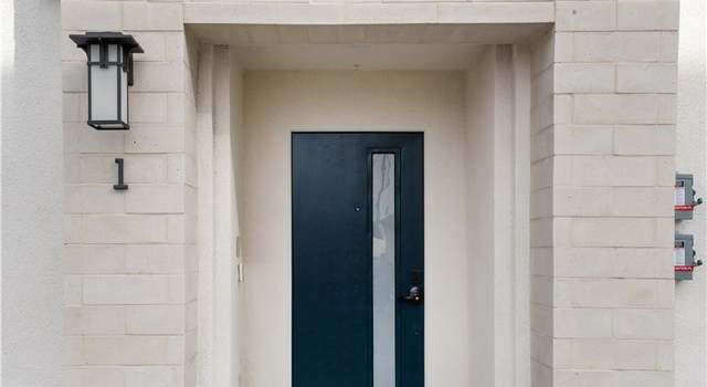 Photo of 2923 W Exposition Pl #1, Los Angeles, CA 90018