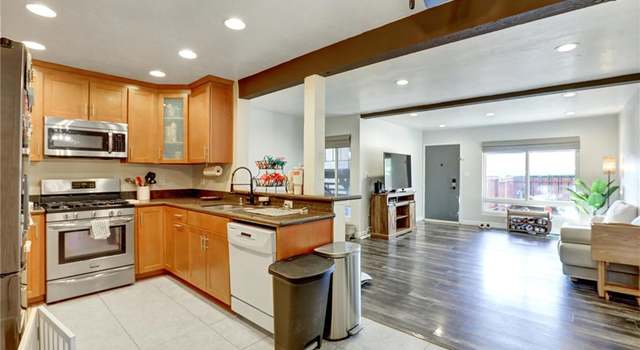 Photo of 3723 Country Club Dr #9, Long Beach, CA 90807