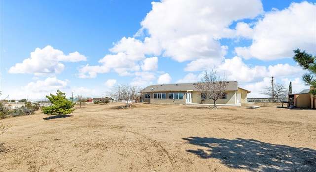Photo of 8370 Wolf Dr, Phelan, CA 92371