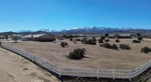 Photo of 8370 Wolf Dr, Phelan, CA 92371