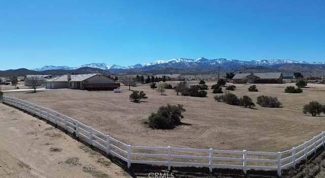 Photo of 8370 Wolf Dr, Phelan, CA 92371