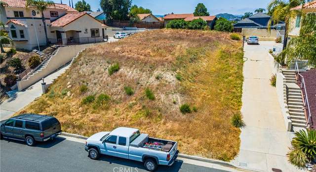 Photo of 30047 clear water Dr, Canyon Lake, CA 92587