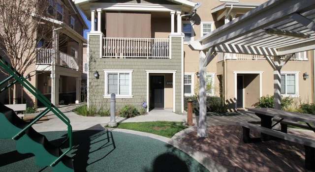 Photo of 222 George Town Cir #18, Brea, CA 92821