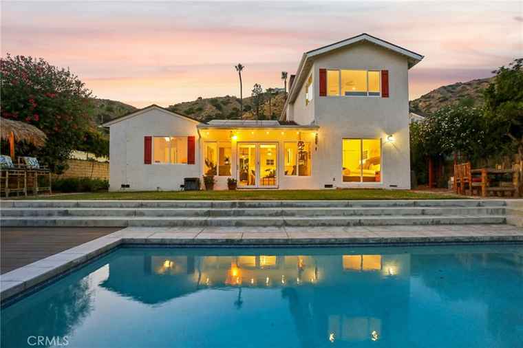Photo of 1024 Hamline Pl Burbank, CA 91504