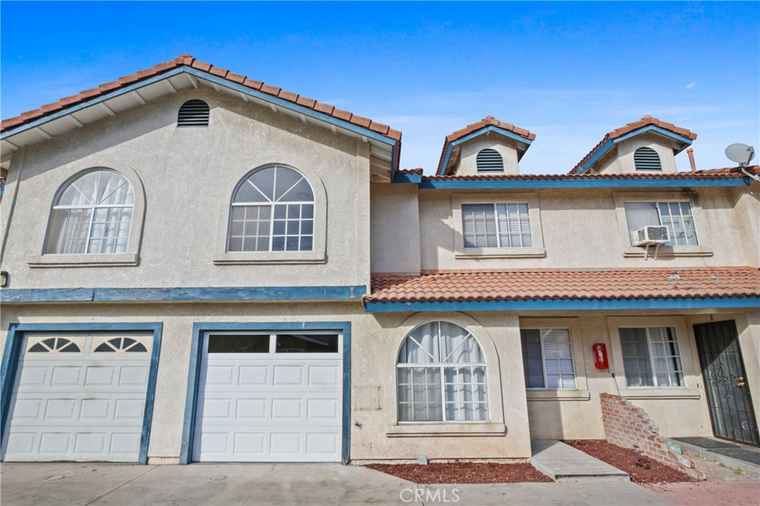 Photo of 14118 Orizaba Ave #7 Paramount, CA 90723