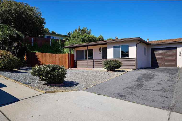 Photo of 3525 Hollencrest Rd San Marcos, CA 92069