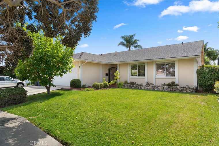 Photo of 17361 Chapparal Ln Huntington Beach, CA 92649