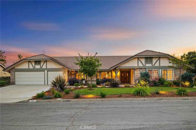Photo of 323 N Hacienda Ave Glendora, CA 91741