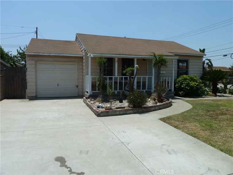 Photo of 14002 Olive St Baldwin Park, CA 91706