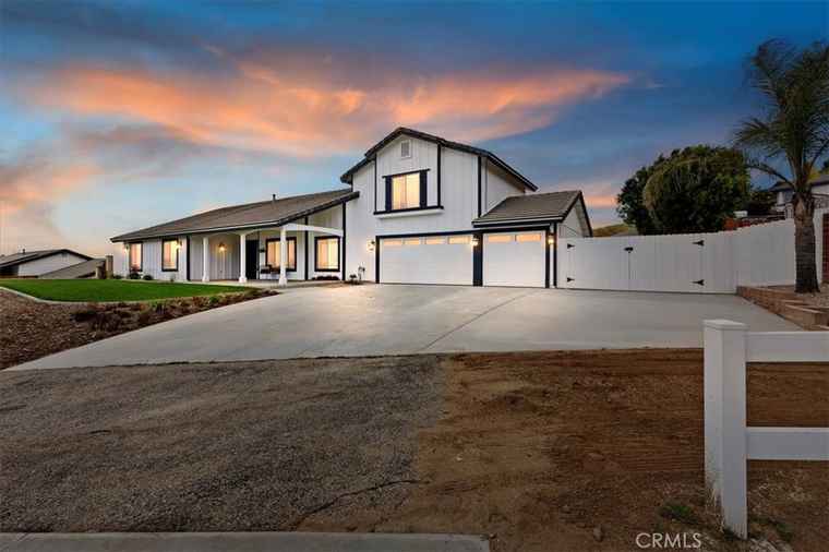 Photo of 2351 Red Cloud Ct Norco, CA 92860