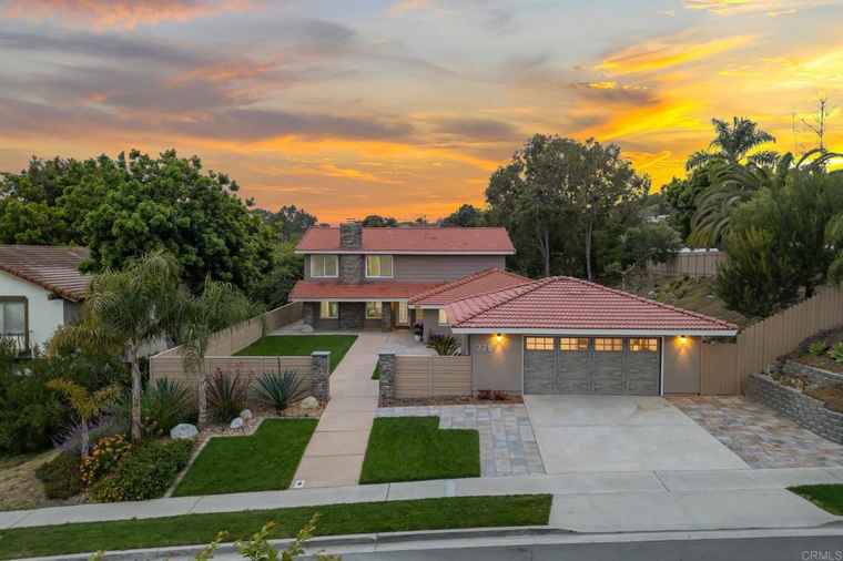 Photo of 325 Santa Helena Dr Solana Beach, CA 92075