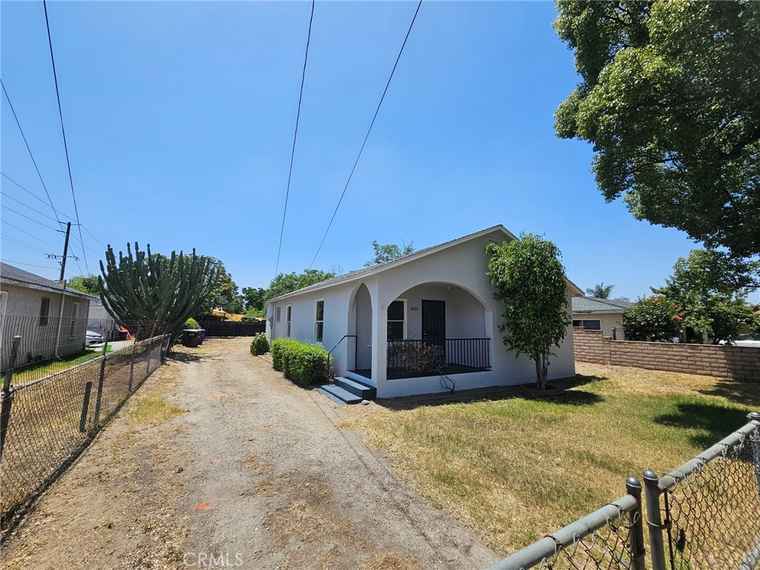 Photo of 26483 9th St Highland, CA 92346