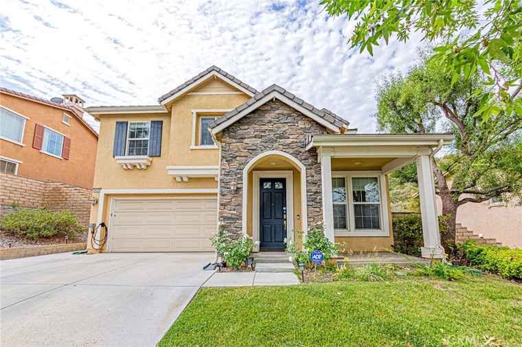 Photo of 25238 Gloriso Ln Stevenson Ranch, CA 91381