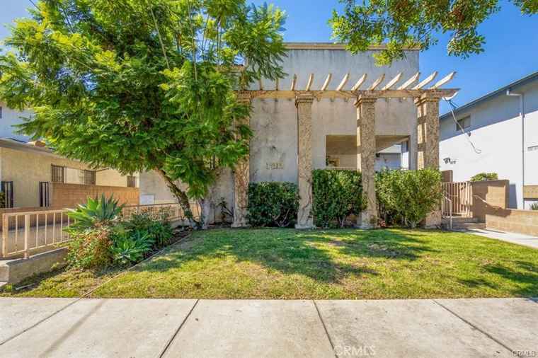 Photo of 12115 York Ave #2 Hawthorne, CA 90250