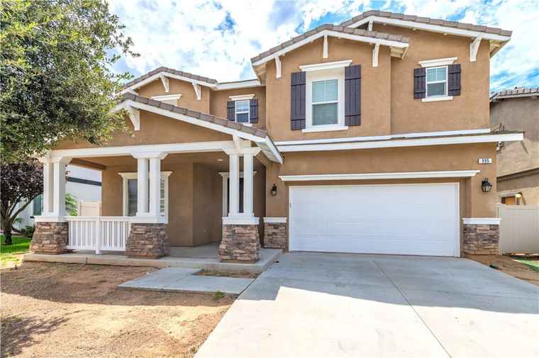 Photo of 995 Whimbrel Way Perris, CA 92571