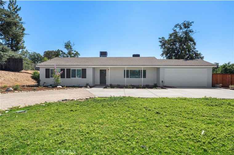 Photo of 12371 5th St Yucaipa, CA 92399