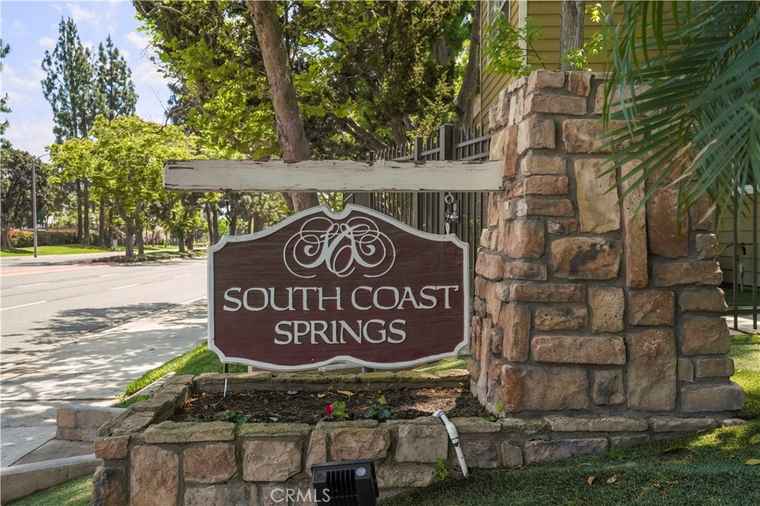 Photo of 3690 S Bear St #5 Santa Ana, CA 92704