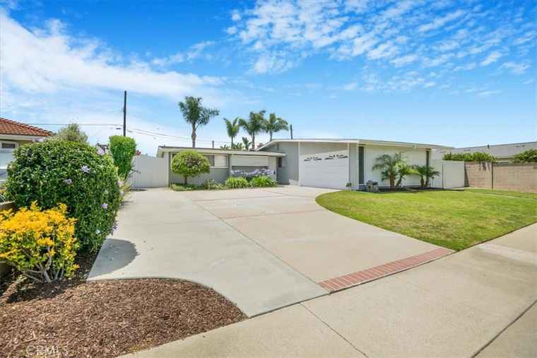 Photo of 9416 La Luna Ave Fountain Valley, CA 92708