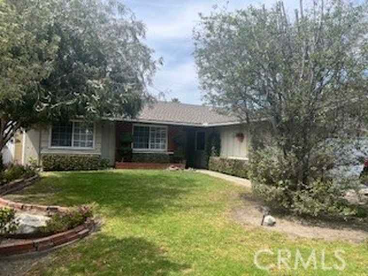 Photo of 6941 Brunswick Dr Huntington Beach, CA 92647