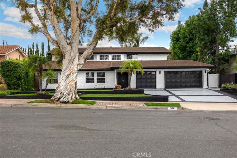 Photo of 532 Somerset Dr Placentia, CA 92870