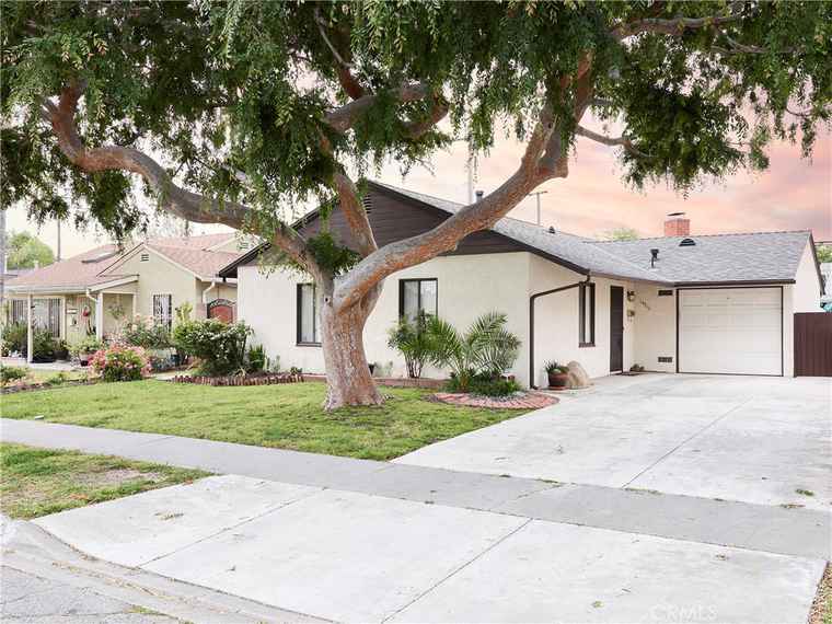 Photo of 14513 Fonthill Ave Hawthorne, CA 90250