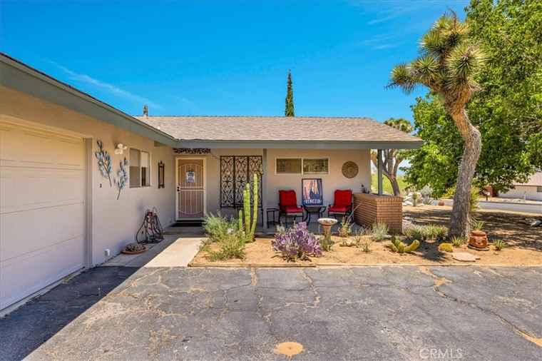Photo of 8160 Cholla Ave Yucca Valley, CA 92284