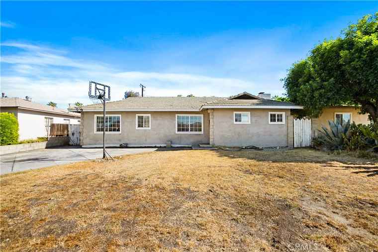 Photo of 1811 Elaine St Pomona, CA 91767