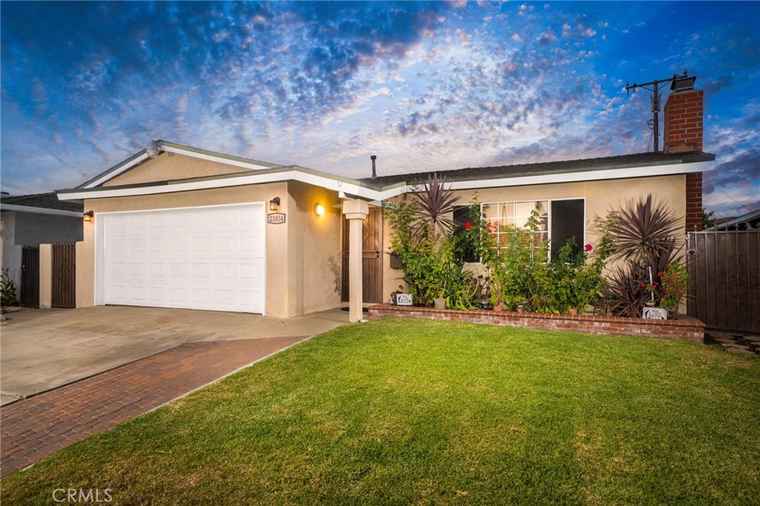 Photo of 21034 Bolsa St Carson, CA 90745