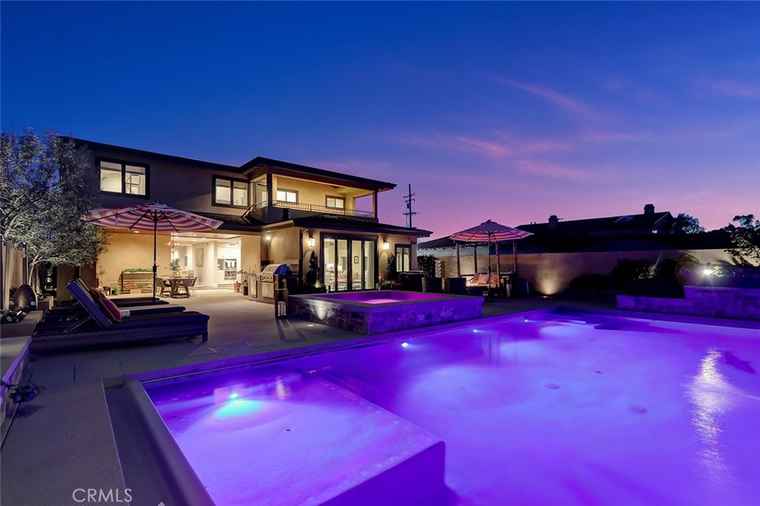 Photo of 1833 8th St Manhattan Beach, CA 90266