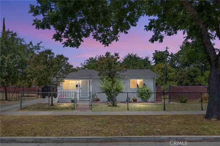 Photo of 419 P St Merced, CA 95341