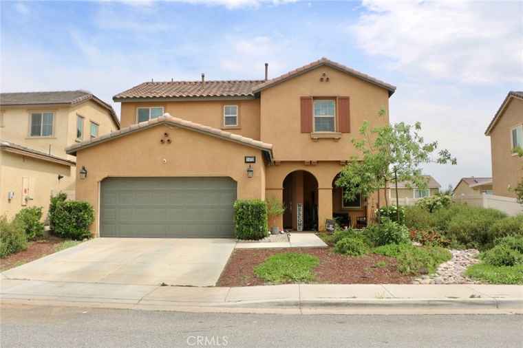 Photo of 1475 Galaxy Dr Beaumont, CA 92223