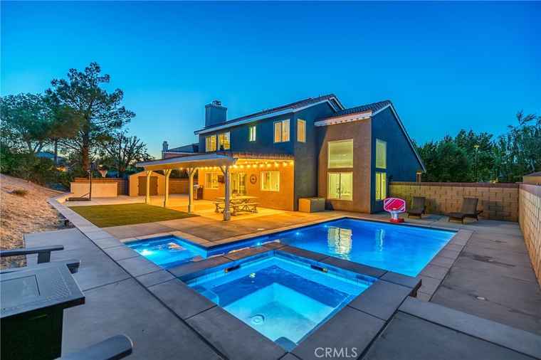 Photo of 6220 Shadow Hills Dr Lancaster, CA 93536