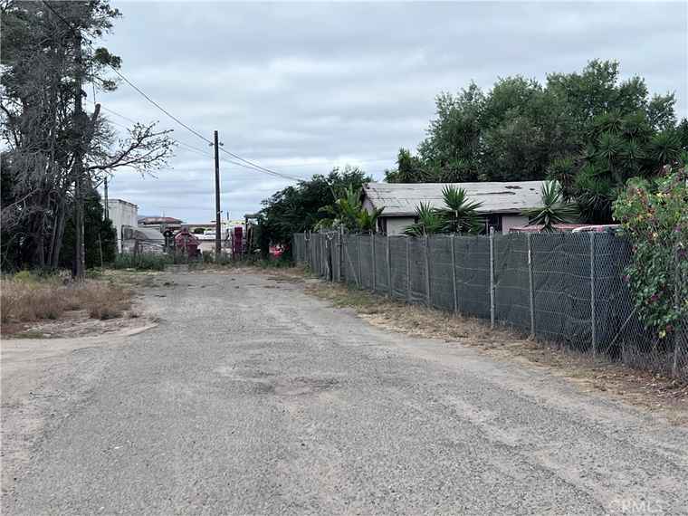 Photo of 413 West St Santa Maria, CA 93458