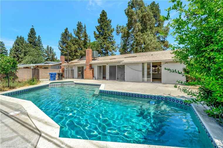 Photo of 22942 Elkwood St West Hills, CA 91304