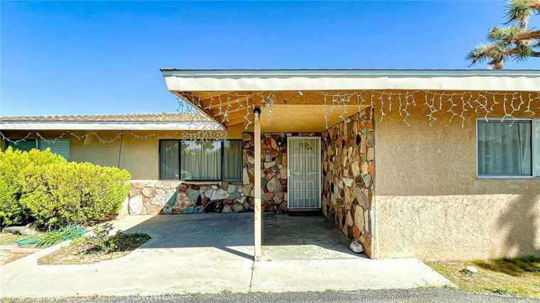 Photo of 7411 Joshua Ln Yucca Valley, CA 92284