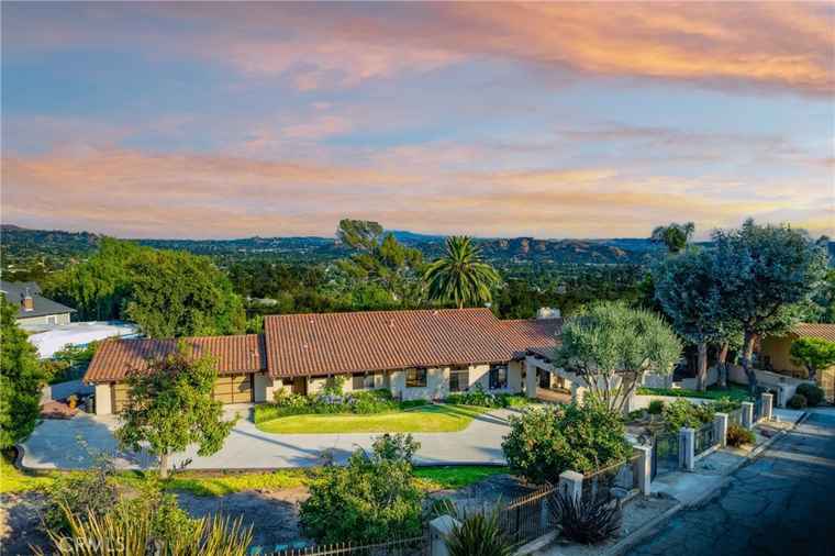 Photo of 955 N Easley Canyon Rd Glendora, CA 91741