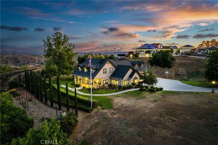 Photo of 31819 Highview Dr Redlands, CA 92373
