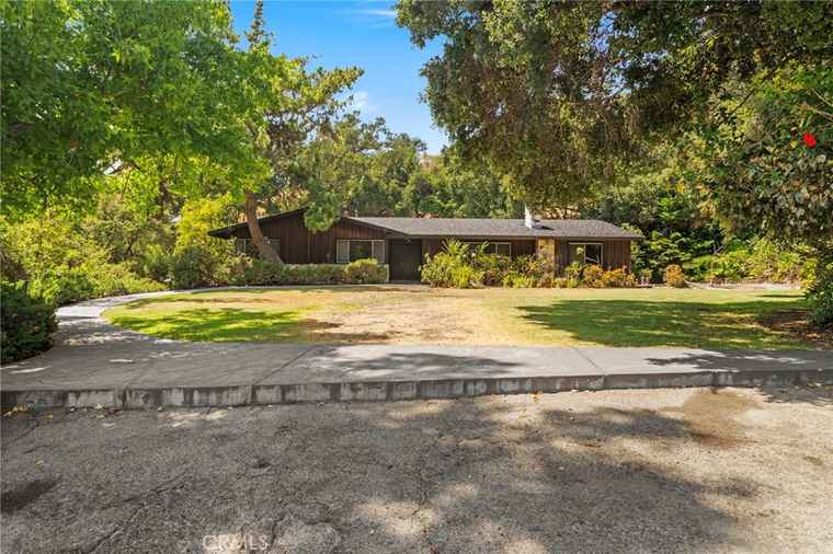 Photo of 1145 Glencoe Heights Dr Glendora, CA 91741